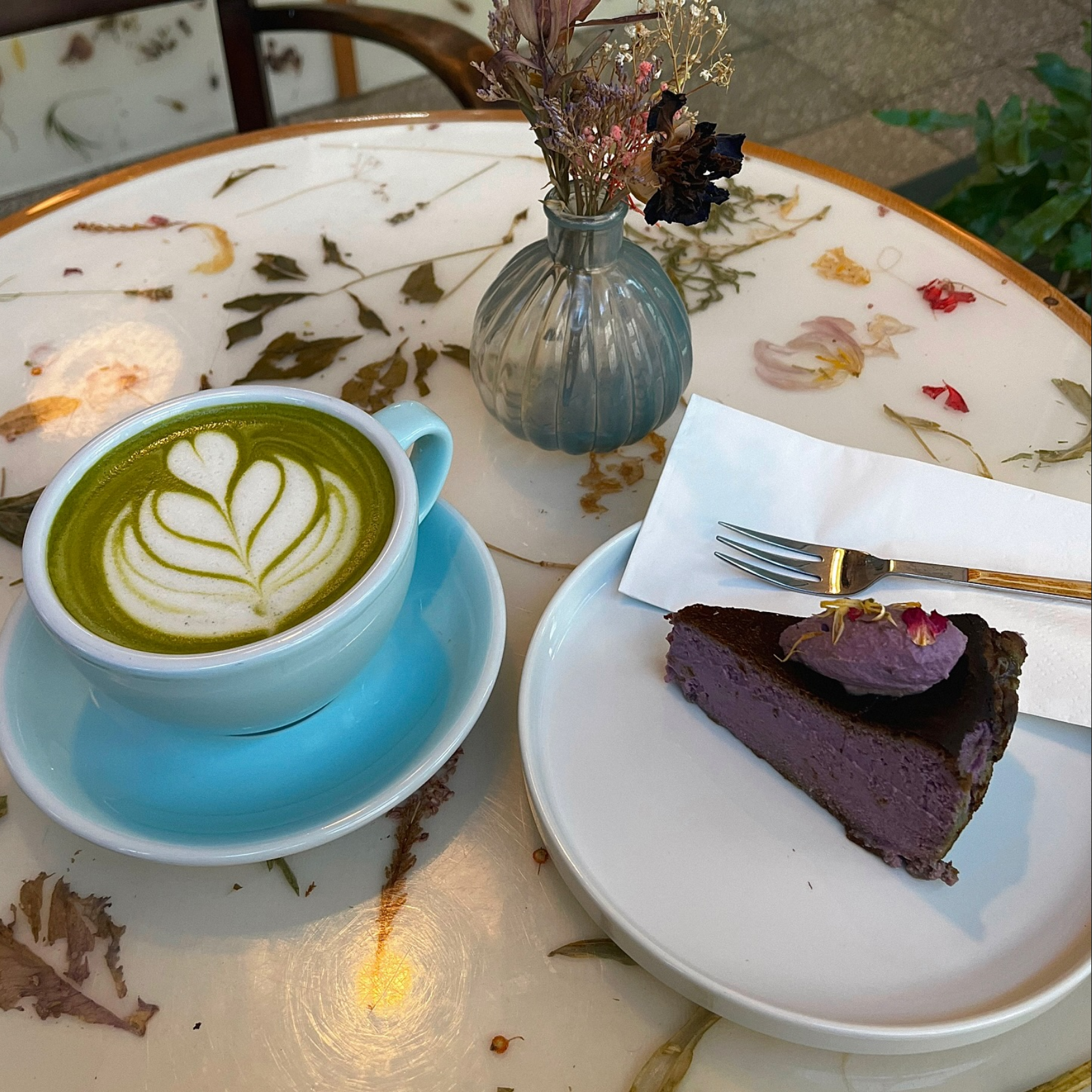 Matcha Latte & Kuchen